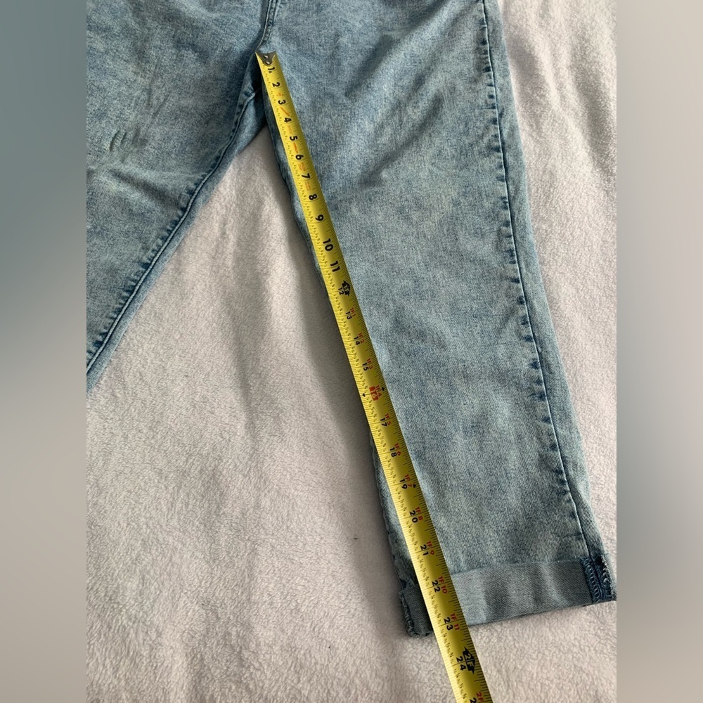 Denizen from Levi’s Cropped Boyfriend Jeans Size 14 Vintage Inspired Stretchy - Picture 10 of 15